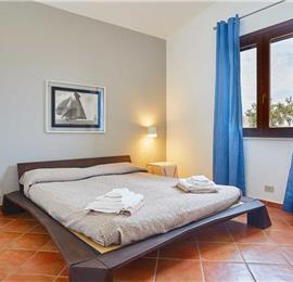 2 bedroom villa with jacuzzi & sea views, near Castellammare del Golfo, sleeps  4-5